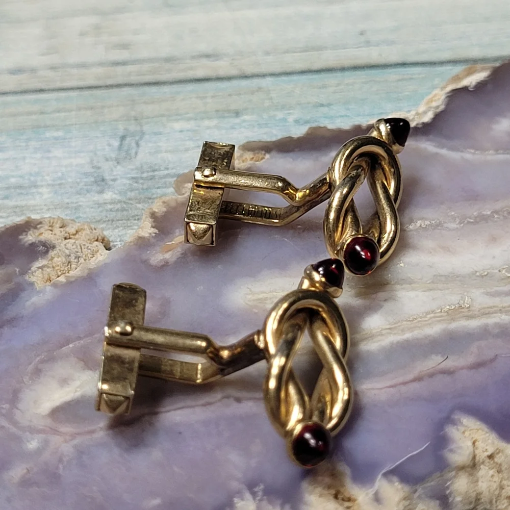 Vintage Swank Red Cabochon Gold knot Cufflinks.